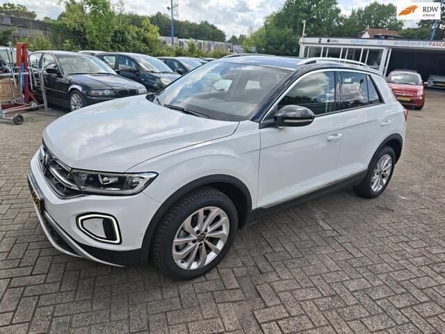 Wit Gebruikt 2024 VW T-Roc Edition SUV | € 30.500 (Super prijs) - Afbeelding 1/4