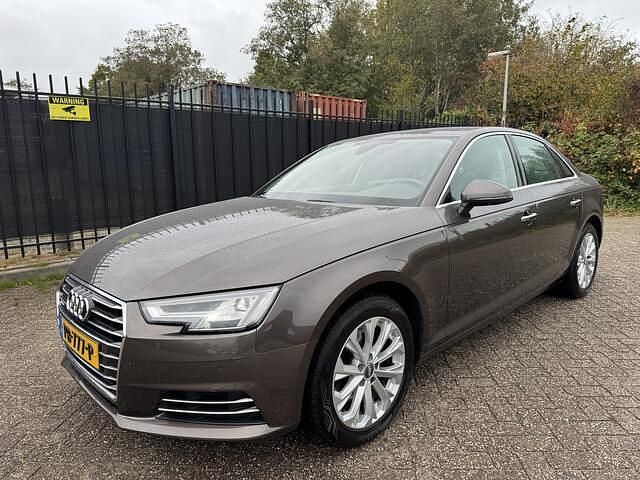 Bruin Gebruikt 2017 Audi A4 Design Sedan | € 18.950 (Super prijs) - Afbeelding 1/4