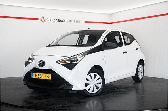 Wit Gebruikt 2020 Toyota Aygo Hatchback | € 8.444 (Goede deal) - Afbeelding 1/4