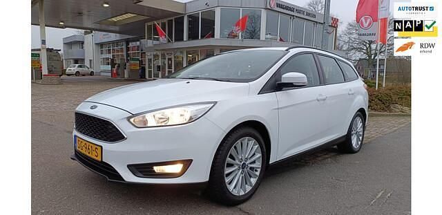 Wit Occasion 2018 Ford Focus Stationwagen | € 9.950 (Eerlijke prijs) - Afbeelding 1/4