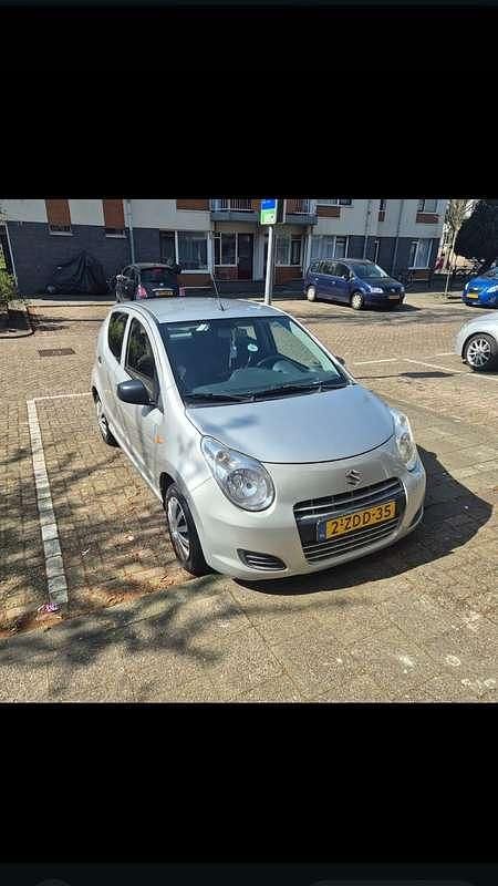 Zilver Occasion 2011 Suzuki Alto Hatchback | € 3.000 (Eerlijke prijs) - Afbeelding 1/4