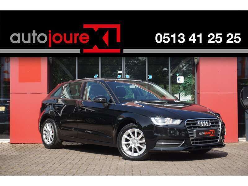 Zwart Gebruikt 2015 Audi A3 Attraction Hatchback | € 10.749 (Super prijs) - Afbeelding 1/4