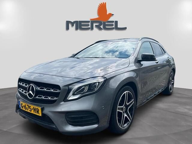 Grijs Gebruikt 2019 Mercedes GLA180 Business SUV | € 24.845 (Eerlijke prijs) - Afbeelding 1/4