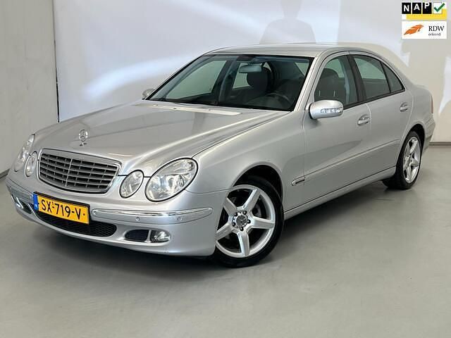 Grijs Gebruikt 2006 Mercedes E280 Elegance Sedan | € 4.950 (Super prijs) - Afbeelding 1/4