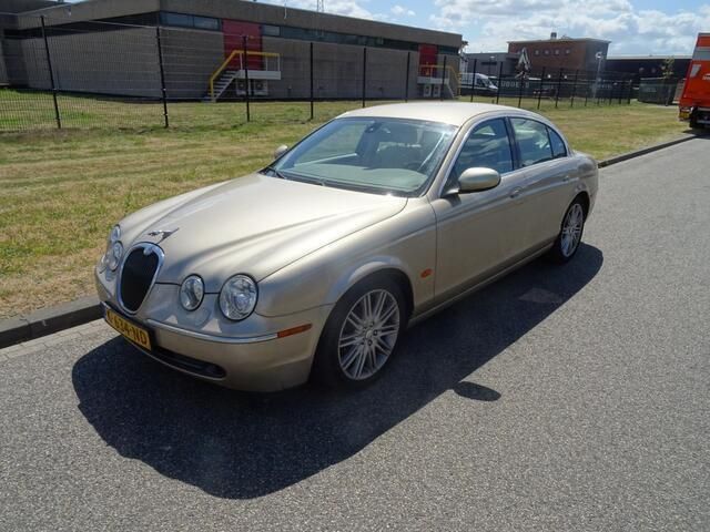 Bruin, metallic lak Gebruikt 2004 Jaguar S-Type Executive Sedan | € 2.895 - Afbeelding 1/4