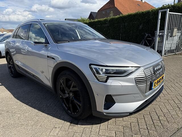 Grijs Gebruikt 2019 Audi e-tron Advanced SUV | € 24.950 (Super prijs) - Afbeelding 1/3