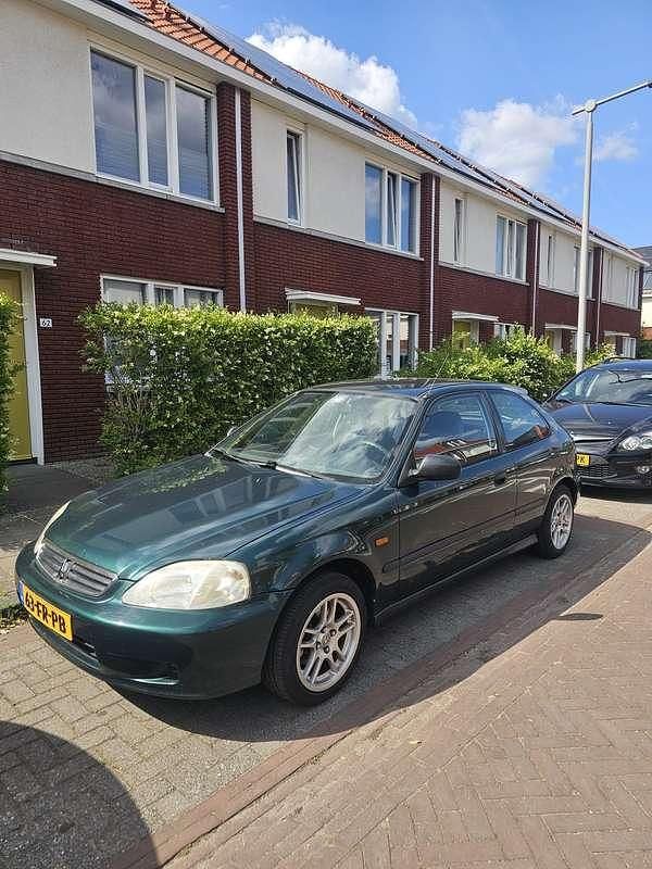 Groen Gebruikt 2000 Honda Civic Hatchback | € 5.000 - Afbeelding 1/4