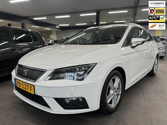 Wit (metallic) Occasion 2017 Seat Leon ST Business Stationwagen | € 11.495 (Eerlijke prijs) - Afbeelding 1/4