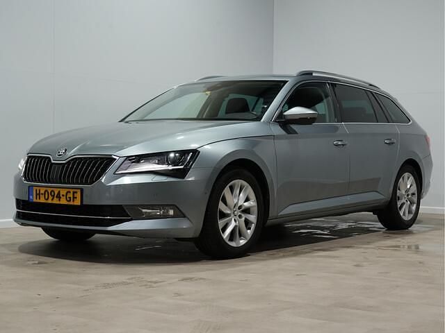 Occasion Skoda Superb Business Line 150 PK (110 kW) 2018 Business grey metallic Stationwagen