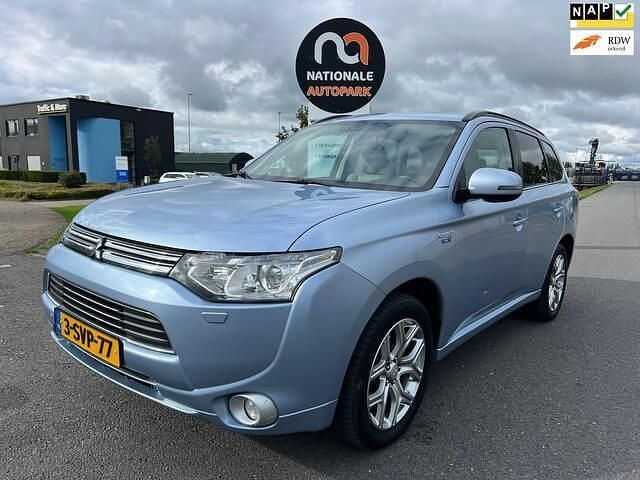 Blauw Gebruikt 2013 Mitsubishi Outlander Instyle SUV | € 8.950 (Super prijs) - Afbeelding 1/4