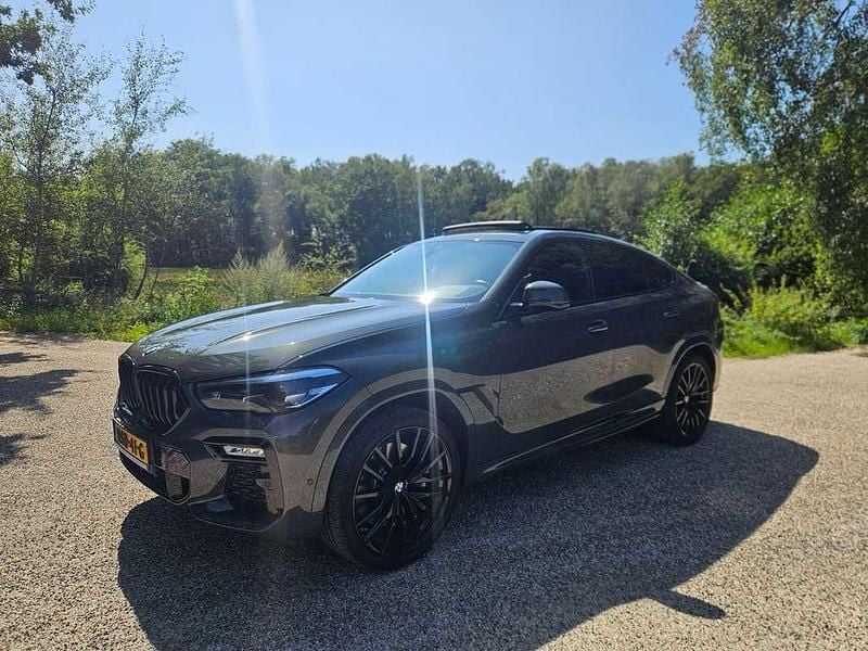 Grijs Gebruikt 2021 BMW X6 M50 Executive SUV | € 86.500 - Afbeelding 1/4