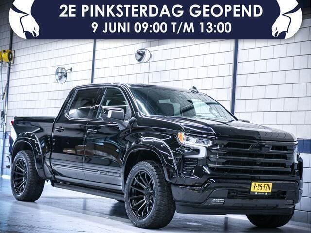 Zwart Gebruikt 2024 Chevrolet Silverado Van | € 79.950 - Afbeelding 1/4