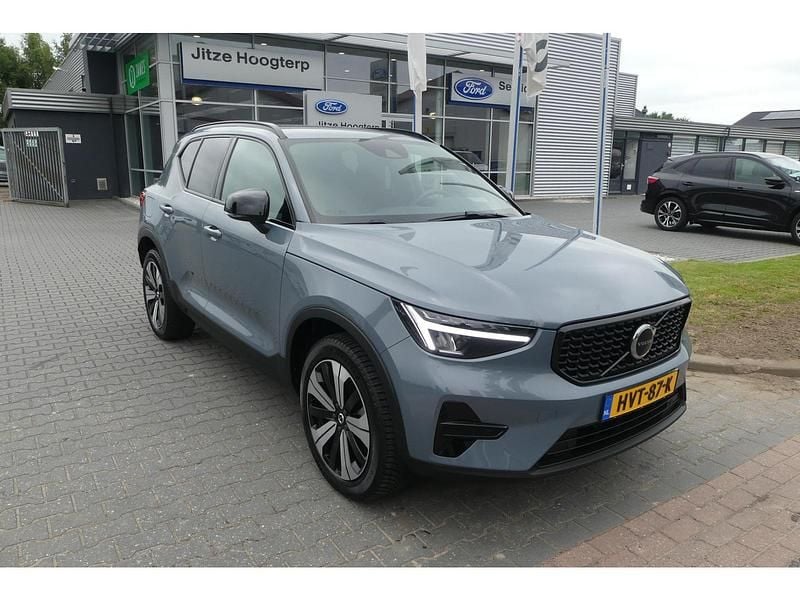 Grijs Gebruikt 2022 Volvo XC40 R-Design SUV | € 40.895 (Iets duurder) - Afbeelding 1/4