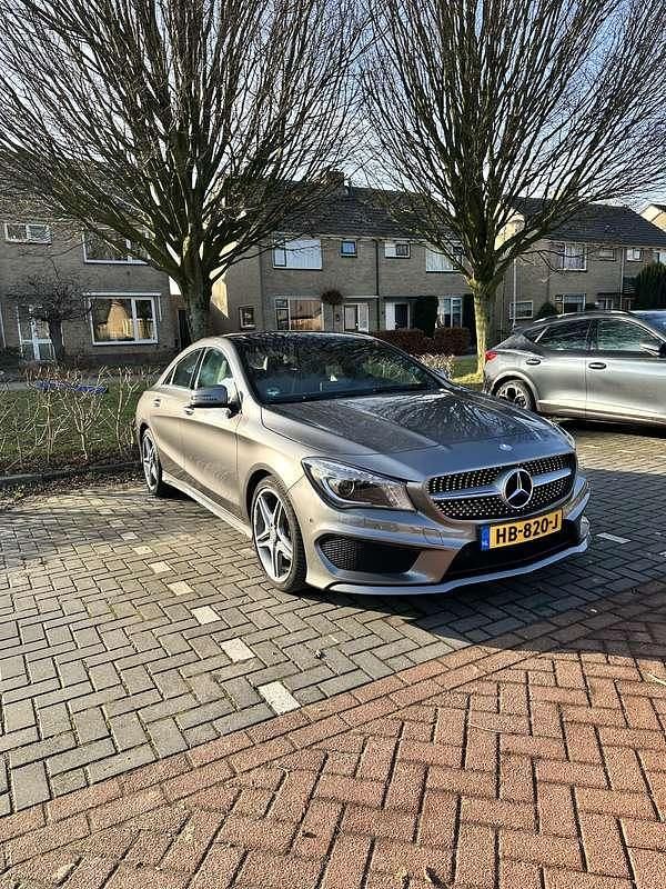 Occasion 2014 Mercedes CLA180 AMG line Sedan | € 15.750 (Eerlijke prijs) - Afbeelding 1/4