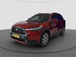 Rood Occasion 2025 Toyota Corolla Cross Style SUV | € 36.950 (Eerlijke prijs) - Afbeelding 1/3