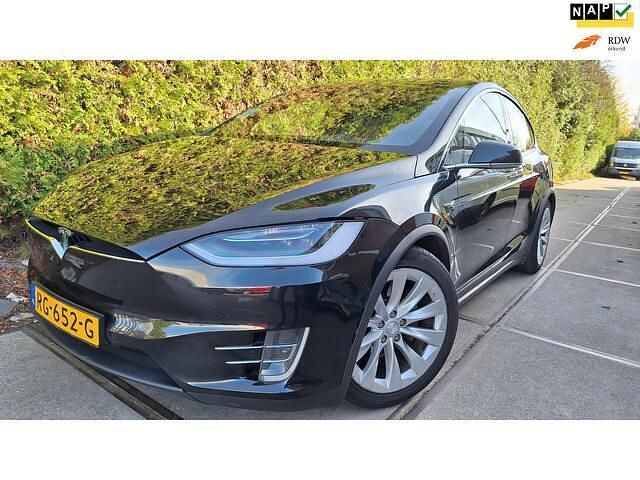 Zwart (metallic) Gebruikt 2017 Tesla Model X SUV | € 19.500 - Afbeelding 1/4