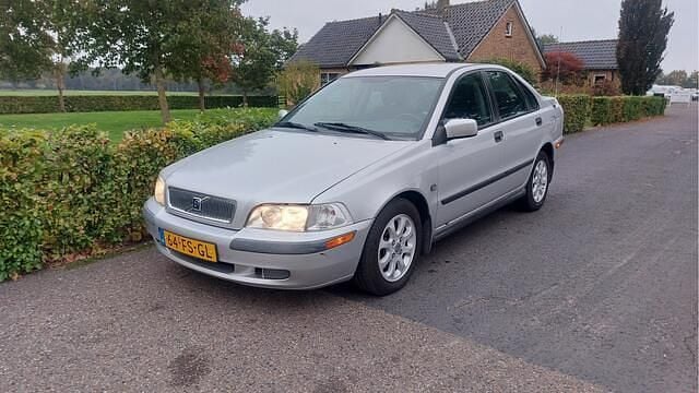 Grijs Gebruikt 2000 Volvo S40 Sedan | € 950 (Eerlijke prijs) - Afbeelding 1/4