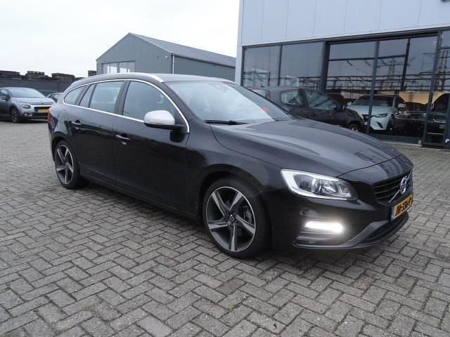 Zwart Gebruikt 2016 Volvo V60 R-Design Stationwagen | € 14.995 (Super prijs) - Afbeelding 1/4