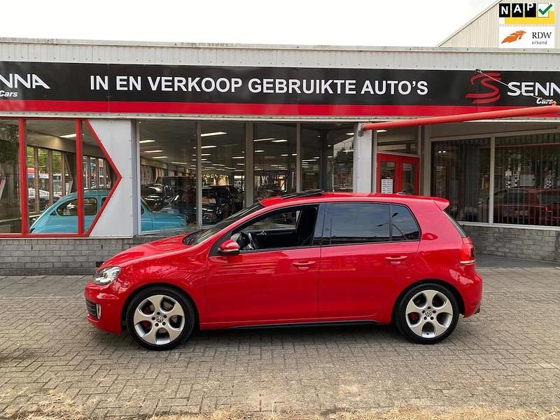 Rood Gebruikt 2013 VW Golf VII Edition Hatchback | € 10.950 (Super prijs) - Afbeelding 1/4
