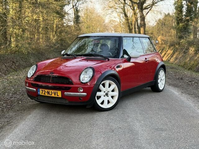 Rood Gebruikt 2003 Mini Cooper Hatchback | € 1.850 (Duur) - Afbeelding 1/4