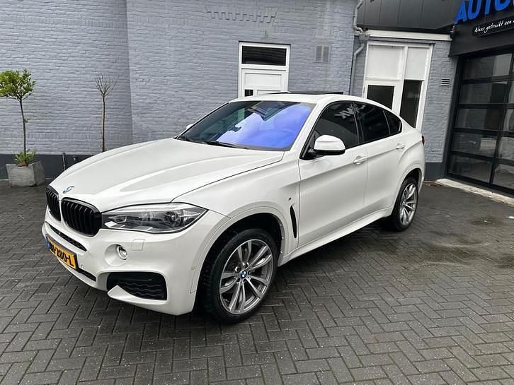 Wit, metallic lak Gebruikt 2015 BMW X6 M Sport SUV | € 38.995 (Eerlijke prijs) - Afbeelding 1/4