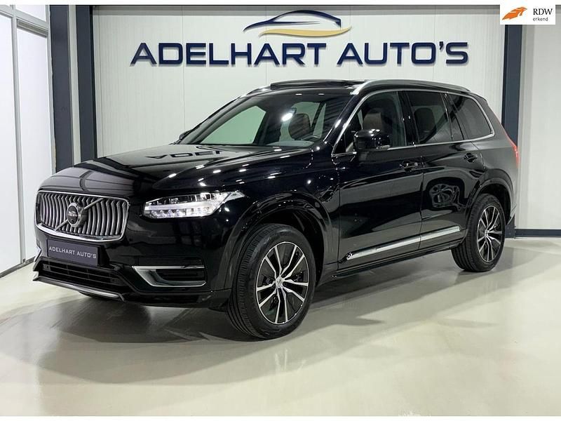 Zwart (metallic) Occasion 2021 Volvo XC90 Inscription SUV | € 43.950 (Super prijs) - Afbeelding 1/4