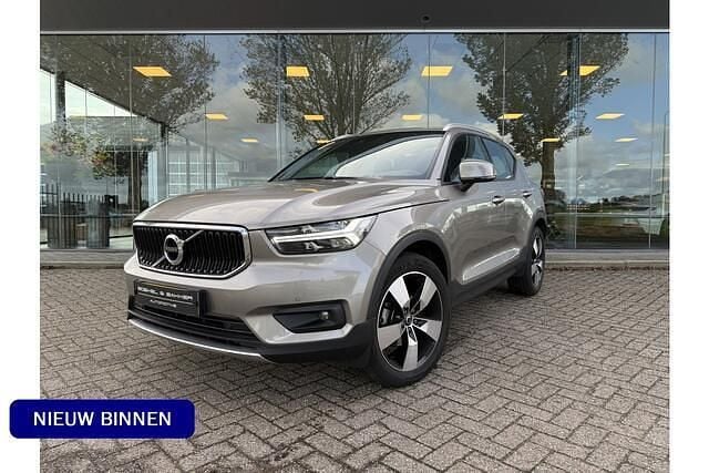 Grijs Gebruikt 2020 Volvo XC40 Business Edition SUV | € 31.950 (Goede deal) - Afbeelding 1/4