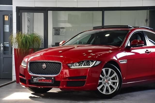 Occasion Jaguar XE Portfolio 200 PK (147 kW) 2015 Rood Sedan