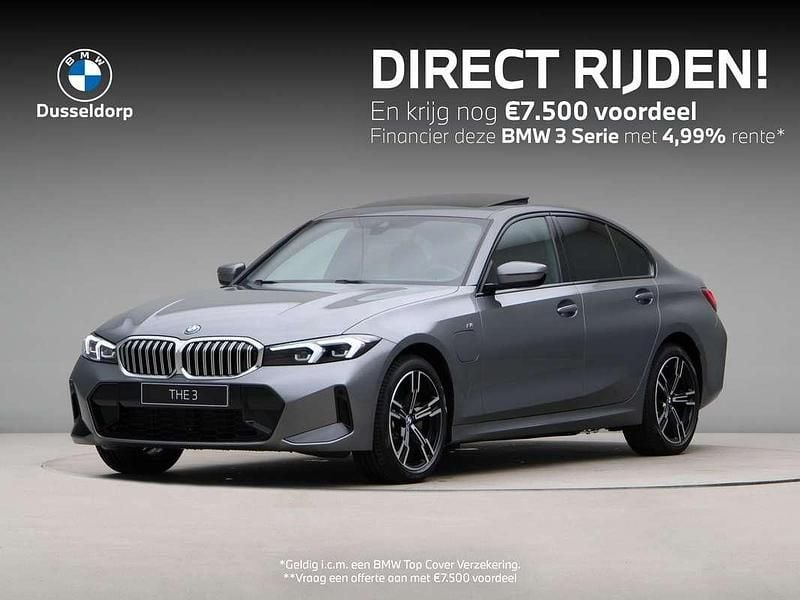 Grijs, metallic lak Gebruikt 2025 BMW 330e Shadowline Sedan | € 65.278 (Duur) - Afbeelding 1/4