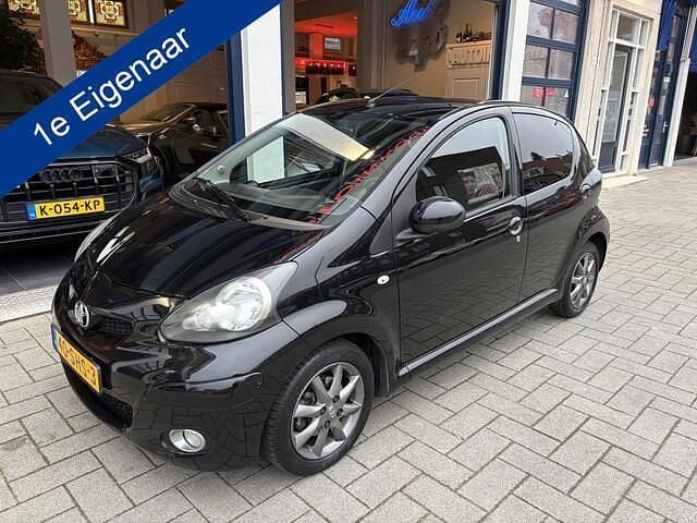 Occasion Toyota Aygo 68 PK (50 kW) 2011 Zwart Hatchback