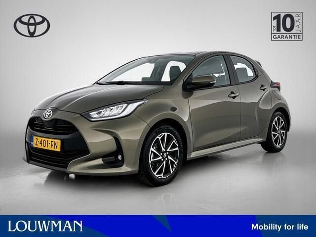 Groen Gebruikt 2024 Toyota Yaris Hatchback | € 23.950 (Eerlijke prijs) - Afbeelding 1/3
