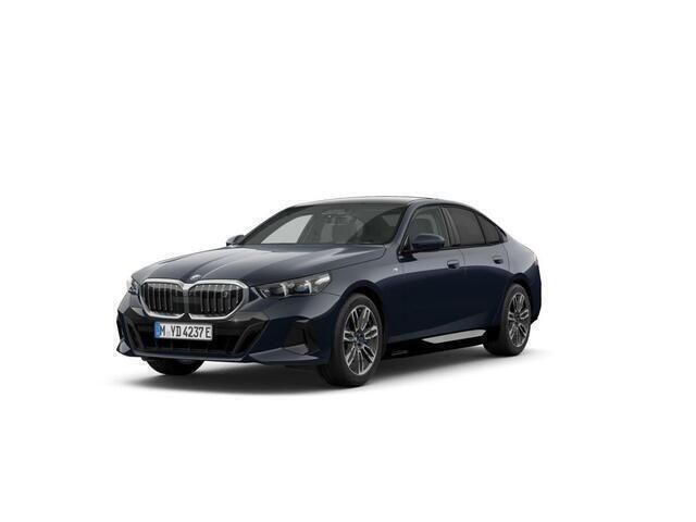 Zwart Nieuw 2024 BMW i5 M Sport Sedan | € 93.477 - Afbeelding 1/4