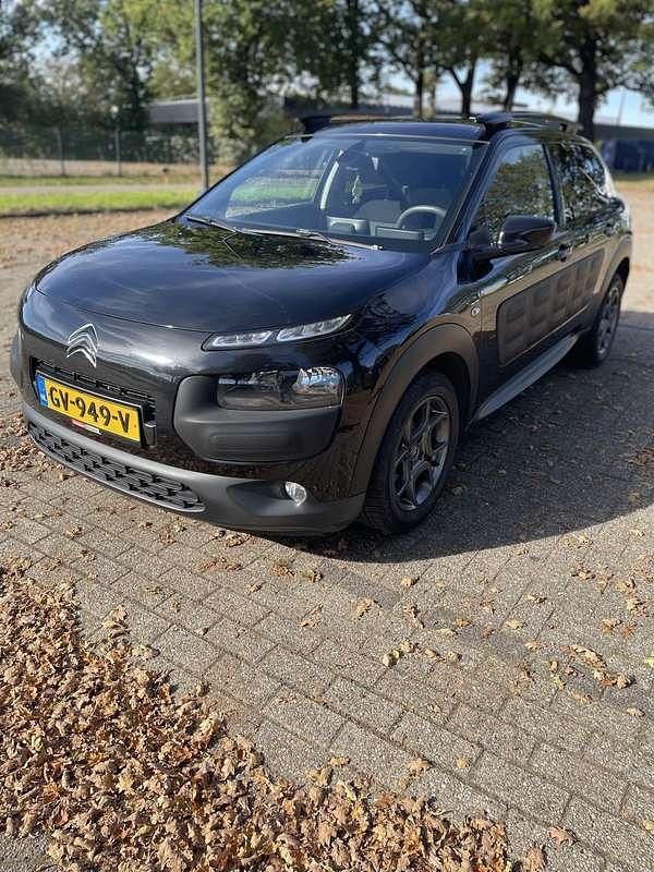 Zwart Gebruikt 2015 Citroën C4 Cactus PureTech Hatchback | € 4.750 (Goede deal) - Afbeelding 1/4