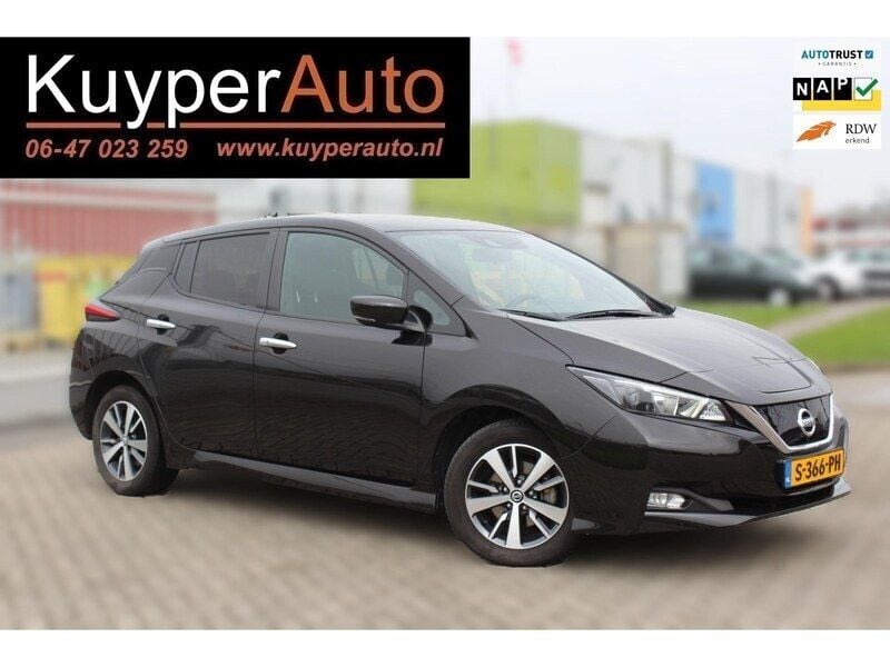 Zwart Gebruikt 2020 Nissan Leaf Acenta Hatchback | € 14.975 (Eerlijke prijs) - Afbeelding 1/4
