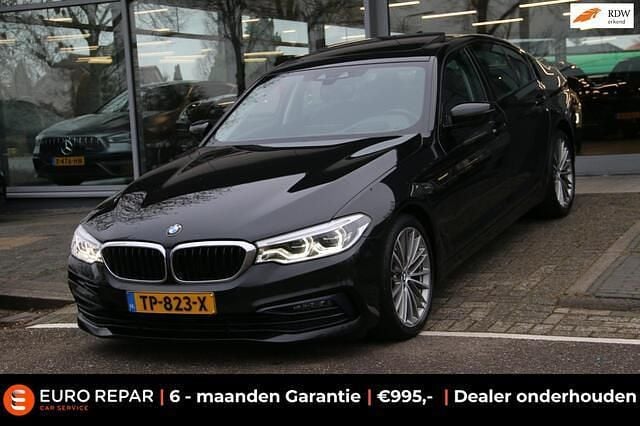 Zwart Gebruikt 2018 BMW 520 Executive Sedan | € 22.995 (Goede deal) - Afbeelding 1/4