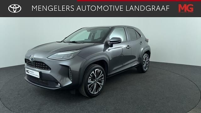 Grijs, metallic lak Gebruikt 2021 Toyota Yaris Cross Executive SUV | € 26.950 (Eerlijke prijs) - Afbeelding 1/4