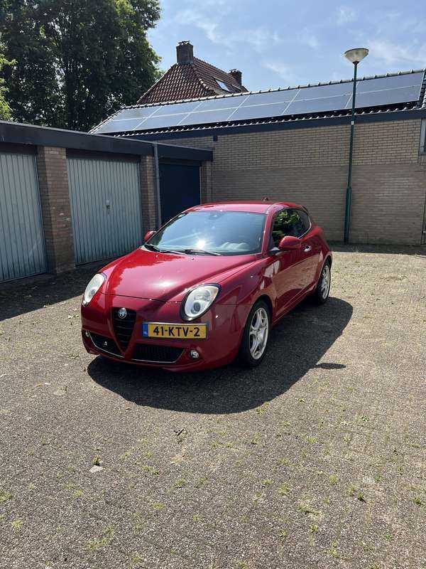 Rood Gebruikt 2010 Alfa Romeo MiTo Distinctive Hatchback | € 5.250 (Iets duurder) - Afbeelding 1/4