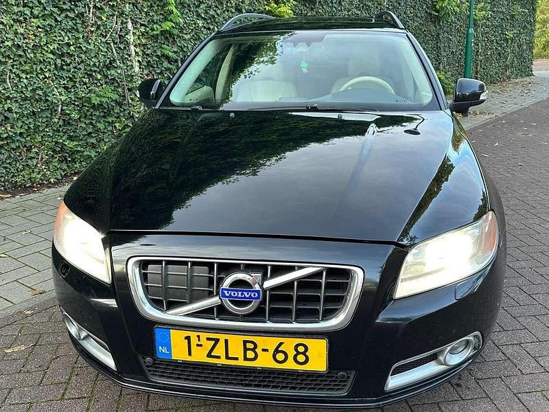 Occasion Volvo V70 Summum 163 PK (119 kW) 2010 Zwart Stationwagen