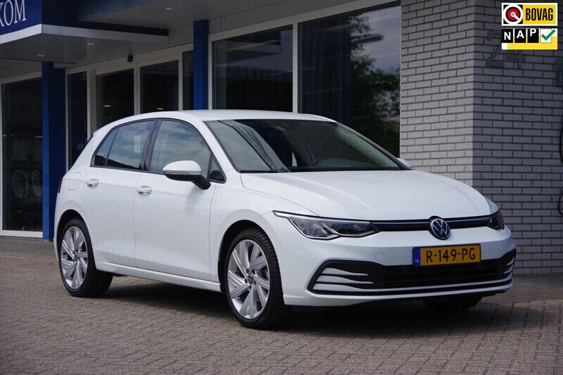 Wit Gebruikt 2022 VW Golf VIII Life Hatchback | € 18.900 (Eerlijke prijs) - Afbeelding 1/4