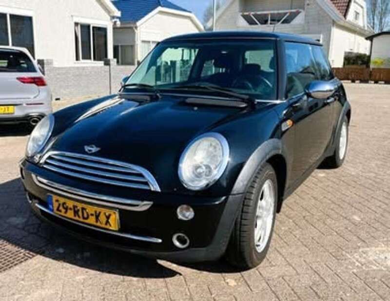 Zwart Gebruikt 2005 Mini ONE Pepper Hatchback | € 3.200 (Iets duurder) - Afbeelding 1/4
