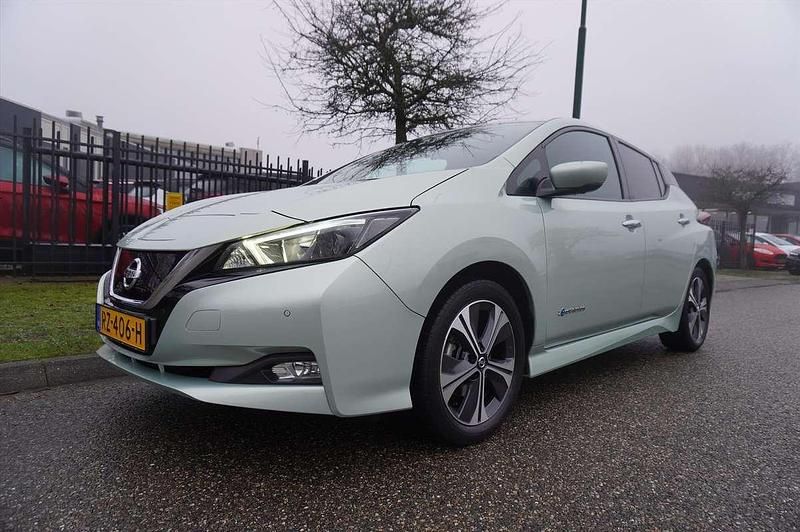 Grijs Occasion 2018 Nissan Leaf Hatchback | € 8.945 (Goede deal) - Afbeelding 1/4