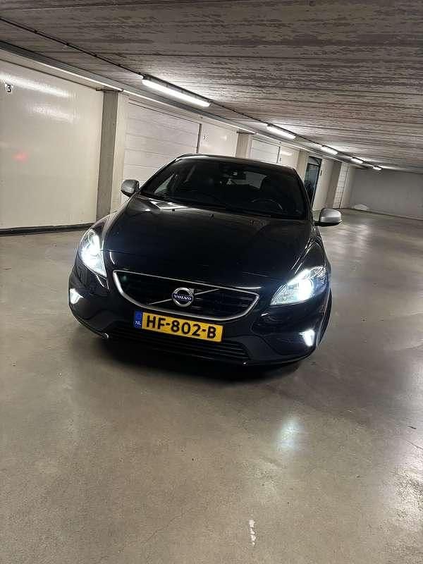 Occasion 2014 Volvo V40 R-Design Sedan | € 7.999 (Eerlijke prijs) - Afbeelding 1/4