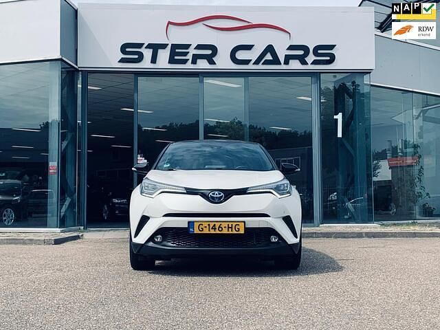 Wit Occasion 2017 Toyota C-HR Plus SUV | € 19.950 (Eerlijke prijs) - Afbeelding 1/4