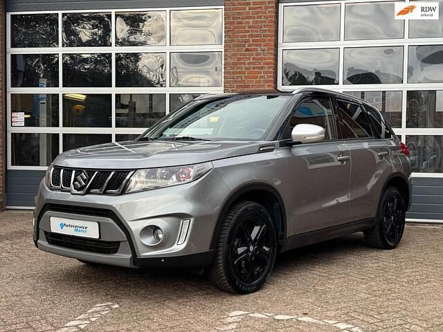 Grijs Gebruikt 2016 Suzuki Vitara SUV | € 17.450 (Eerlijke prijs) - Afbeelding 1/4