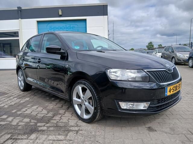 Zwart Gebruikt 2013 Skoda Rapid Hatchback | € 4.699 (Duur) - Afbeelding 1/4
