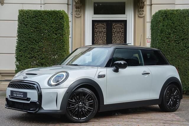 Wit Gebruikt 2021 Mini Cooper S Classic Hatchback | € 29.440 (Eerlijke prijs) - Afbeelding 1/4