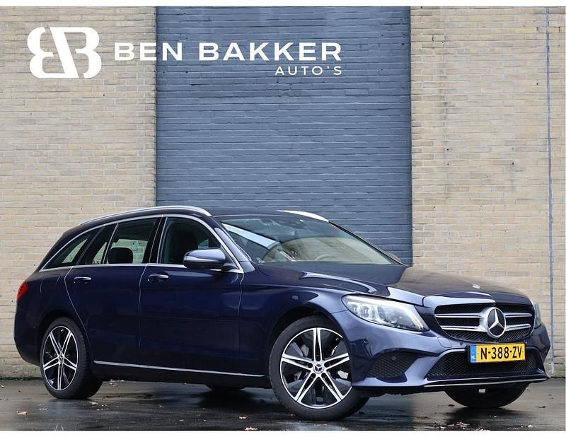 Blauw (metallic) Occasion 2020 Mercedes C300 Premium Plus Stationwagen | € 25.950 (Goede deal) - Afbeelding 1/4