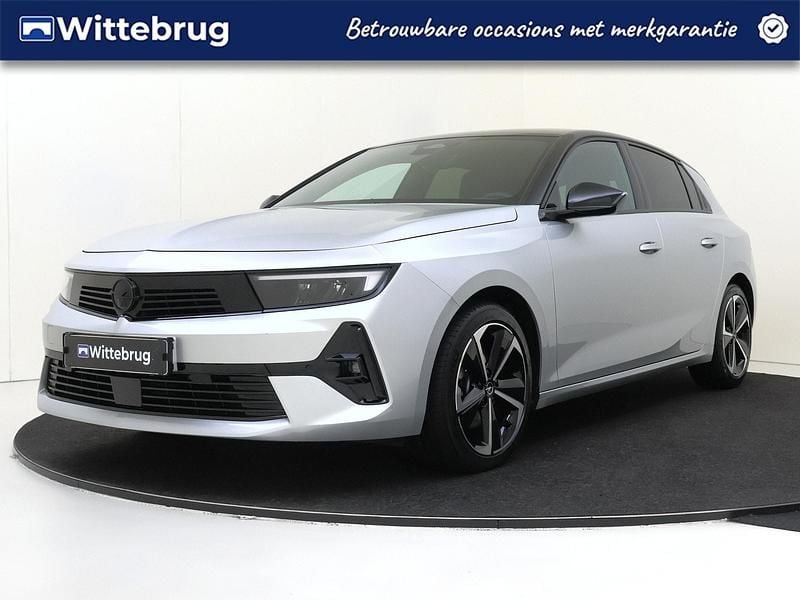Grijs Gebruikt 2024 Opel Astra Hatchback | € 24.925 (Goede deal) - Afbeelding 1/3