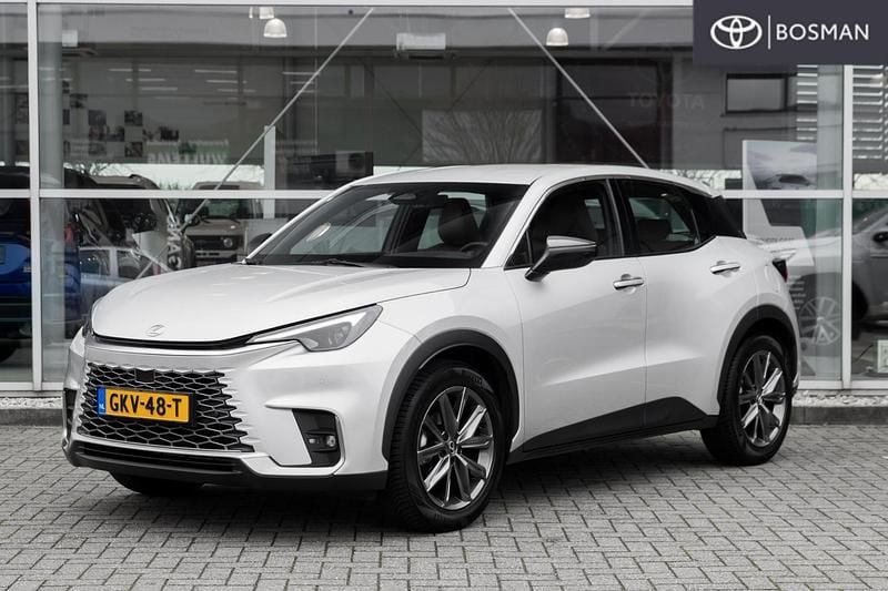 Grijs Gebruikt 2024 Lexus LBX SUV | € 39.049 (Eerlijke prijs) - Afbeelding 1/4