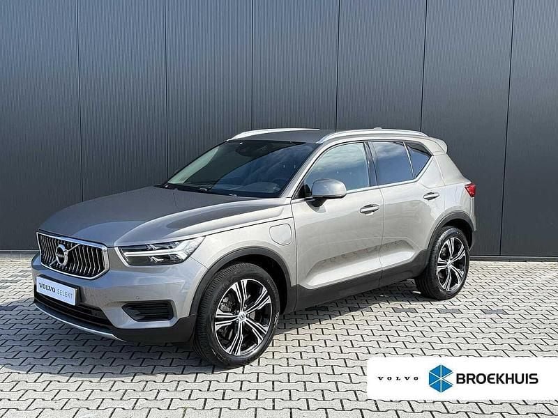 Grijs Gebruikt 2021 Volvo XC40 Inscription SUV | € 35.940 (Eerlijke prijs) - Afbeelding 1/4